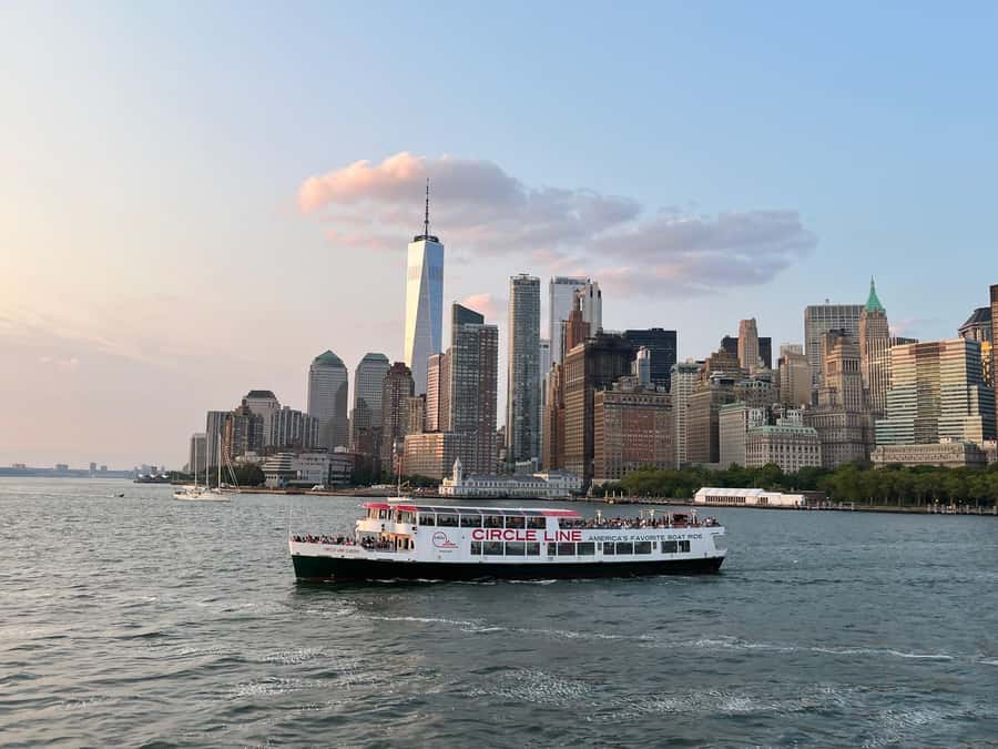 NYC: Statue of Liberty Sunset Cruise Skip-the-Line Ticket - Seating, music, and the feel on board