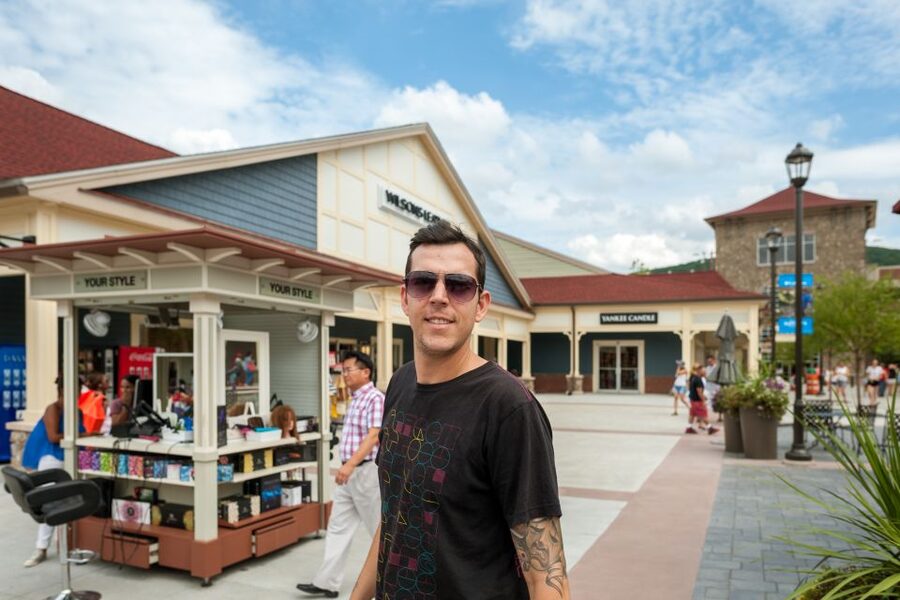 NYC: Woodbury Common Premium Outlets Shopping Trip - The one-hour ride to Woodbury Common