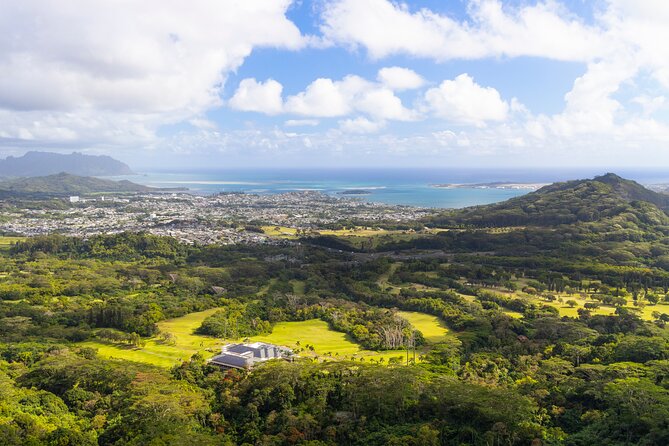 Oahu Grand Circle Island and Haleiwa Tour: 9-Hr Deluxe Experience - The North Shore and Haleiwa lunch time