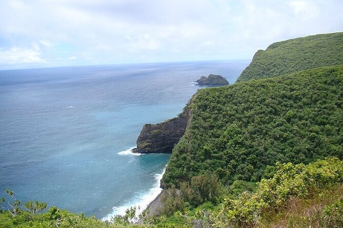 Oahu Grand Circle Island Experience from Waikiki - Chinaman’s Hat at Kualoa Regional Park