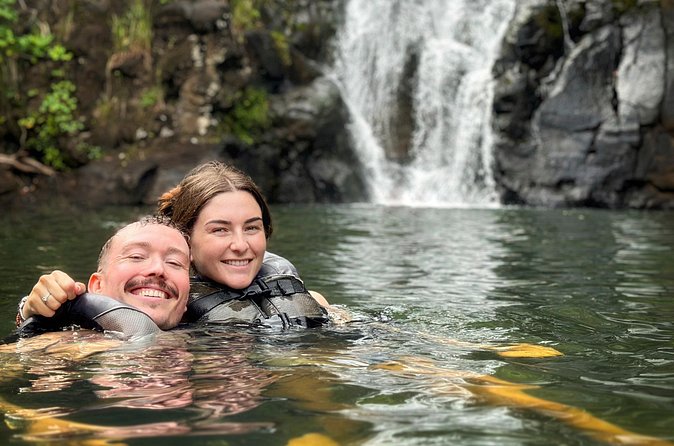 Oahu in a Day: Waterfall - Food Trucks - Lookouts - Small Crowds - Nuʻuanu Pali opens the island beneath you