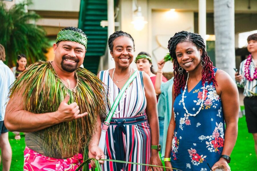 Oahu: Ka Moana Luau Dinner and Show at Aloha Tower - Should you book it?