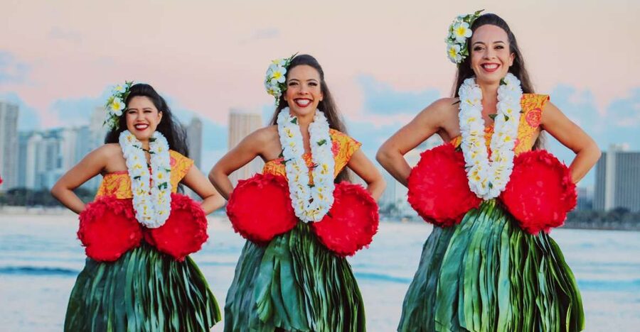Oahu: Ka Moana Luau Dinner and Show at Aloha Tower - Arriving beneath Aloha Tower