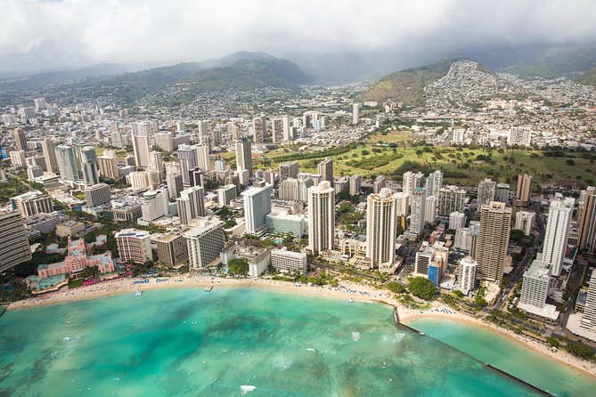 Oahu: Magnum PI Hughes 500 4-Passenger Doors-Off Helicopters - The south shore, from Hanauma Bay to Makapuu Point
