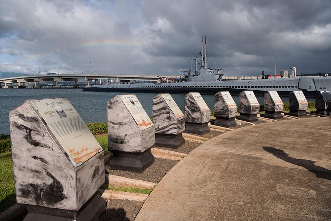 Oahu: Pearl Harbor USS Arizona Memorial Small Group Tour - Punchbowl Cemetery and Honolulu views