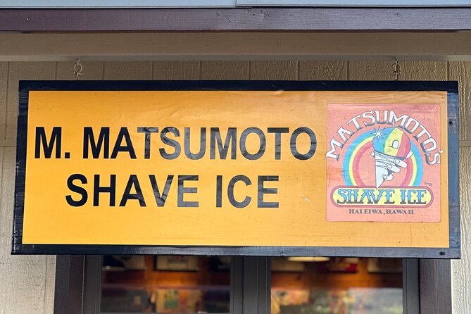 Oahu: Roundtrip Shuttle From Waikiki to Dole Plantation & Haleiwa - North Shore Macadamia Nut Company: quick samples, limited time