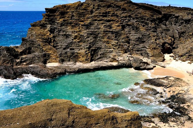 Oahu's Ultimate Tour: Dole, Turtle Snorkel, Pali Lookout & More - Diamond Head Lookout begins the long loop