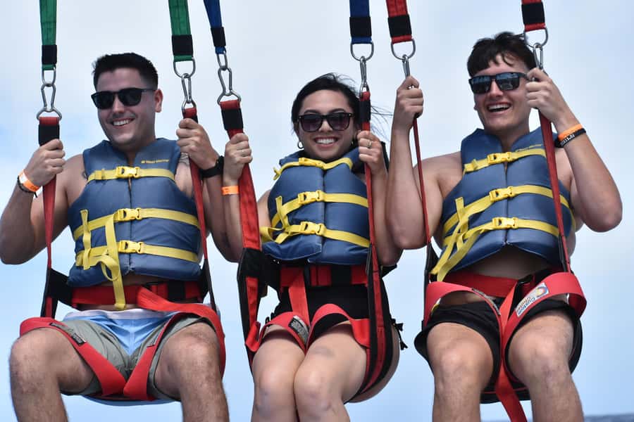 Oahu: Waikiki Parasailing - Safety rules that affect your decision