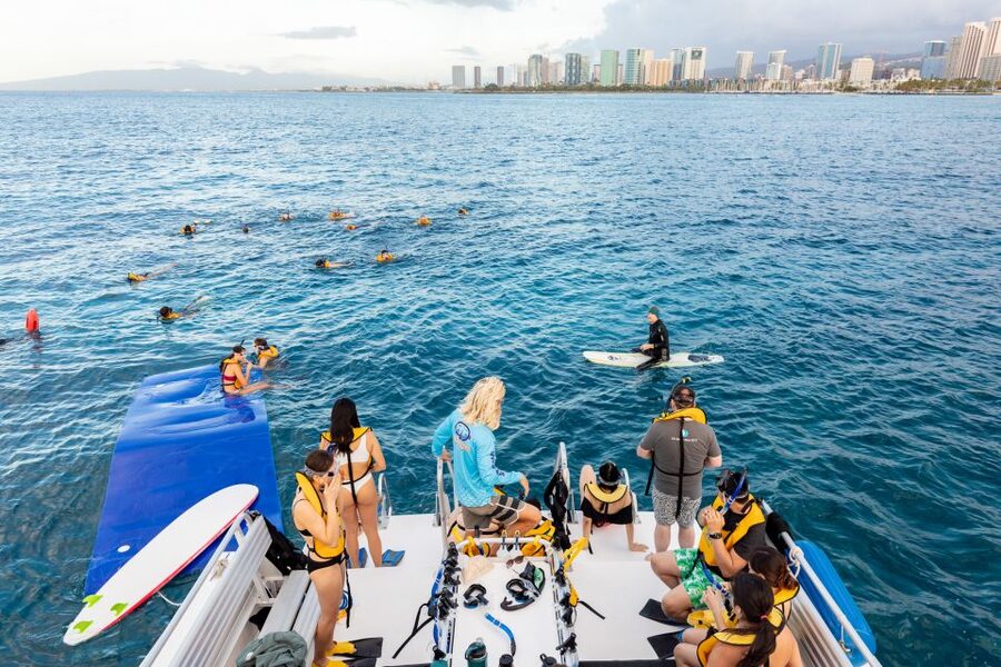 Oahu: Waikiki Turtle Canyons Cruise and Snorkel Excursion - Learning to snorkel before entering Turtle Canyons