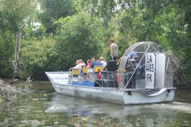 Oak Alley Plantation and Large Airboat Swamp Tour from New Orleans - Guides can shape the quality of the day