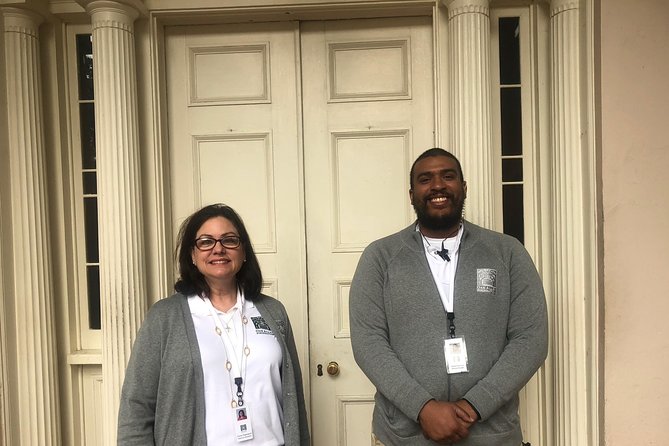 Oak Alley Plantation Tour with Transportation from New Orleans - Exploring the grounds, café, and exhibits