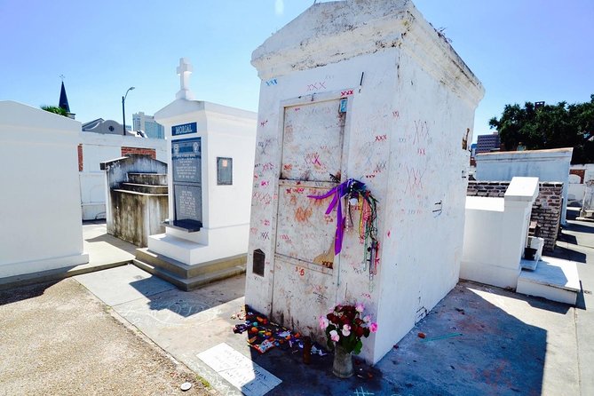 One Hour Saint Louis Cemetery Number One Walking Tour - Starting at 710 St. Louis Street