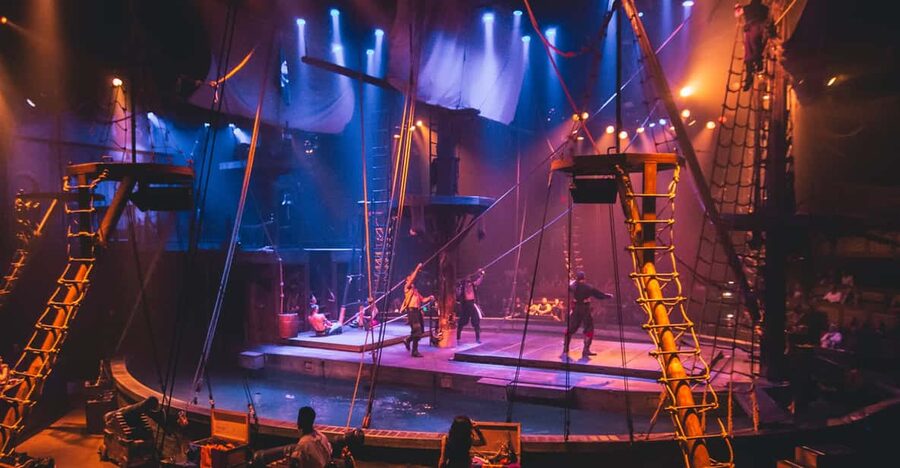 Orlando: Pirates Adventure Dinner Show with Drinks - The three-course meal and unlimited soft drinks
