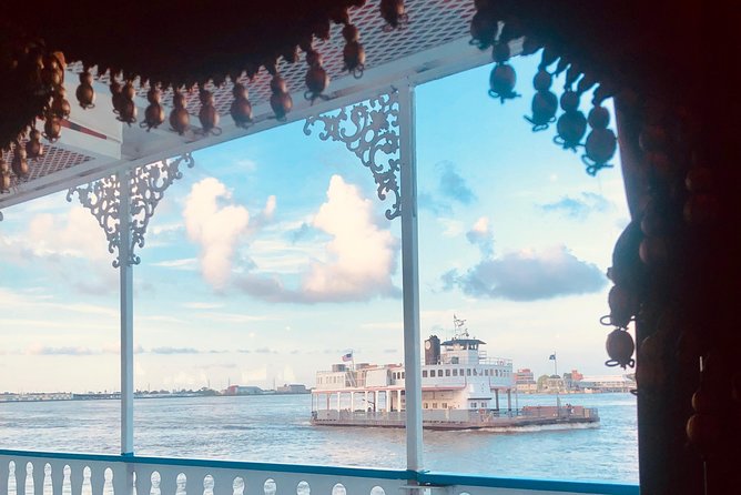 Paddlewheeler Creole Queen Historic Mississippi River Cruise - Boarding at 1 Poydras Street