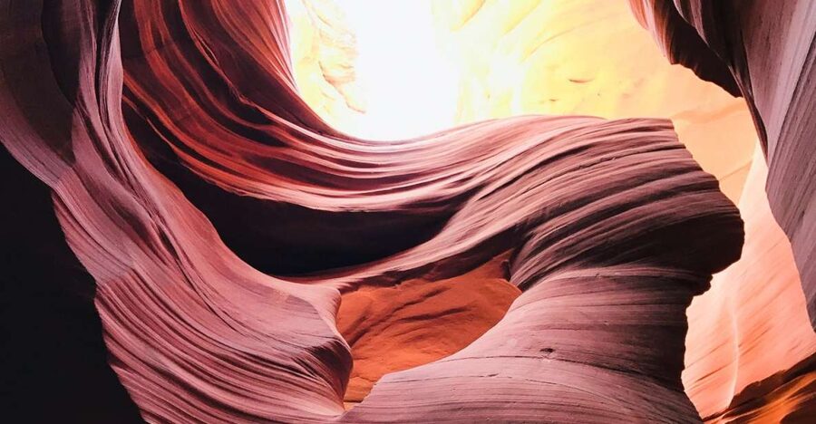 Page: Lower Antelope Canyon Entry and Navajo Guided Tour - The first steps into the canyon
