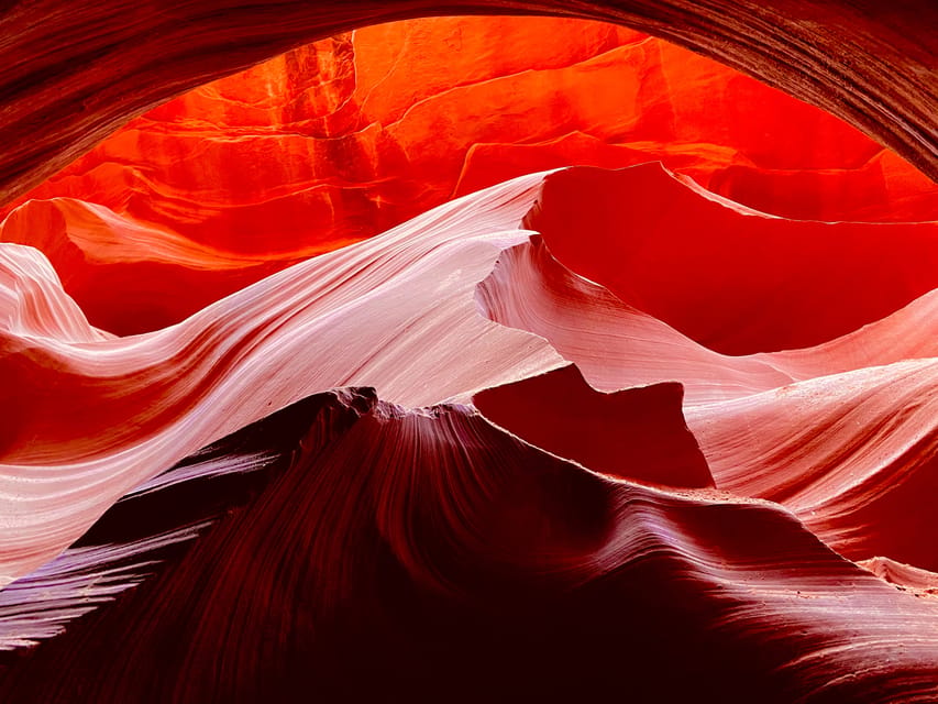 Page: Lower Antelope Canyon Prime-Time Guided Tour - Inside the canyon with a Navajo guide