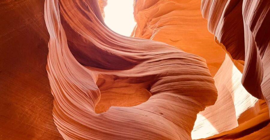 Page: Lower Antelope Canyon Tour with Trained Navajo Guide - The first steps into the slot canyon