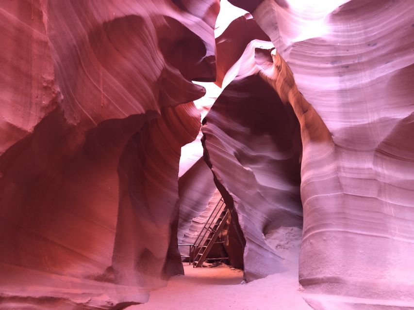 Page: Lower Antelope Canyon Tour with Trained Navajo Guide - Light, color, and the best photo moments