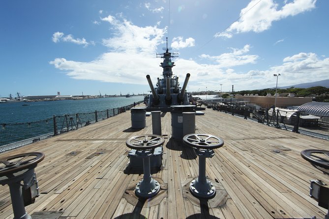 Pearl Harbor History Remembered Tour from Ko Olina - The USS Arizona Memorial requires your full attention