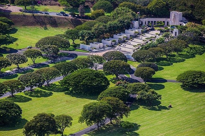 Pearl Harbor, National Memorial Cemetery and Honolulu City Tour - Timing, traffic, and the risk of feeling rushed