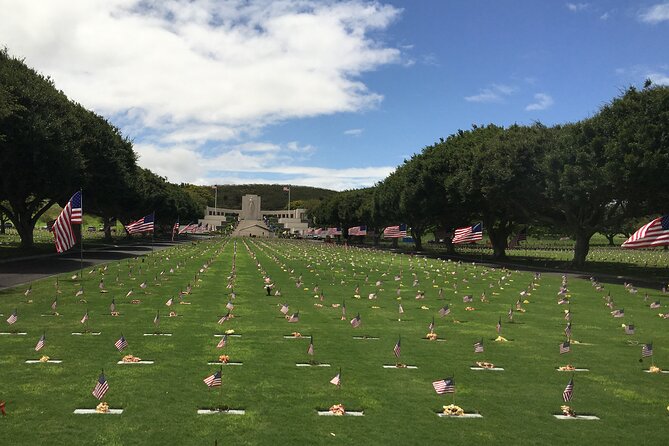 Pearl Harbor, USS Arizona Memorial & Honolulu City Tour - The guides make or break the city portion