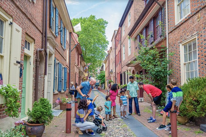 Philadelphia Old City Historic Walking Tour with 10+ Top Sites - The Second Bank’s portrait gallery