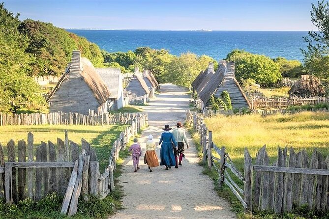 Plimoth Patuxet Museums - Walking through the 17th-Century English Village