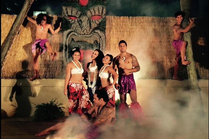 Polynesian Fire and Dinner Show Ticket in Daytona Beach - The 5:30pm bar opening and lei greeting