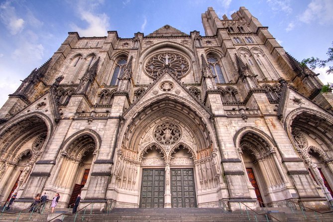 Private Guided New York City Tour by SUV - The vehicle is most useful for families and older relatives