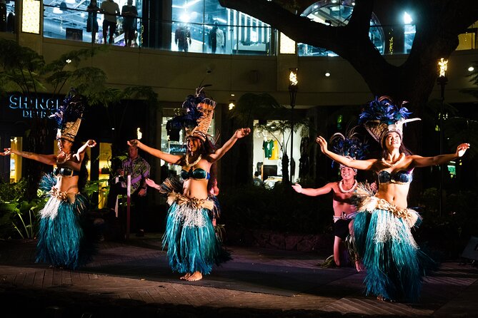 Queens Waikiki Luau with Dinner Buffet and Cultural Activities - Cultural activities before the main show