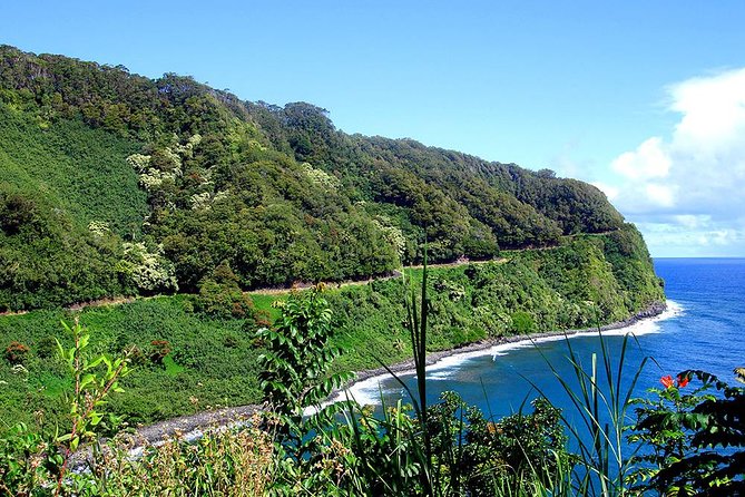 Road to Hana Adventure Maui Tour with Lunch - What the ride feels like in a group