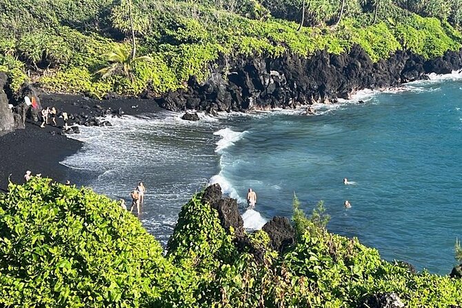 Road To Hana Black Sand Beach Waterfalls & Turtles Tour - Why the Road to Hana is easier with a driver
