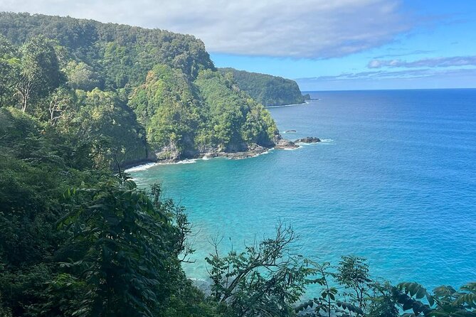 Road To Hana Black Sand Beach Waterfalls & Turtles Tour - Keanae and the banana bread break