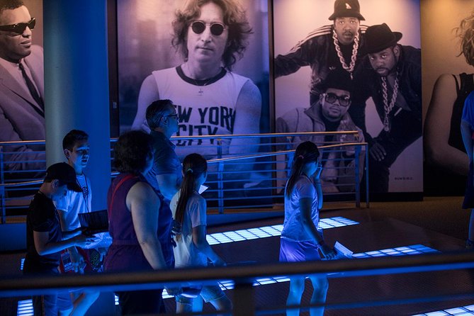 Rock and Roll Hall of Fame Admission in Cleveland - Experience the induction ceremony production