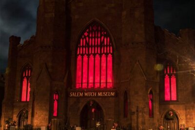 Salem Ghost Tour: Witches & Wicked Whispers