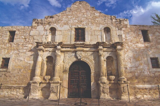 San Antonio Premium City Tour with Alamo & River Walk Cruise - The River Walk by boat, 35 minutes below street level