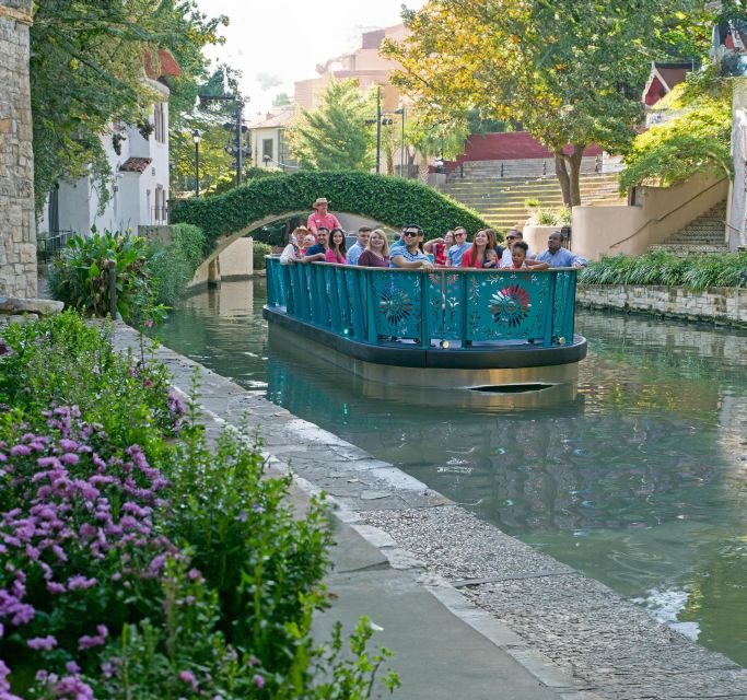 San Antonio: River Walk Cruise Ticket - Access and comfort considerations