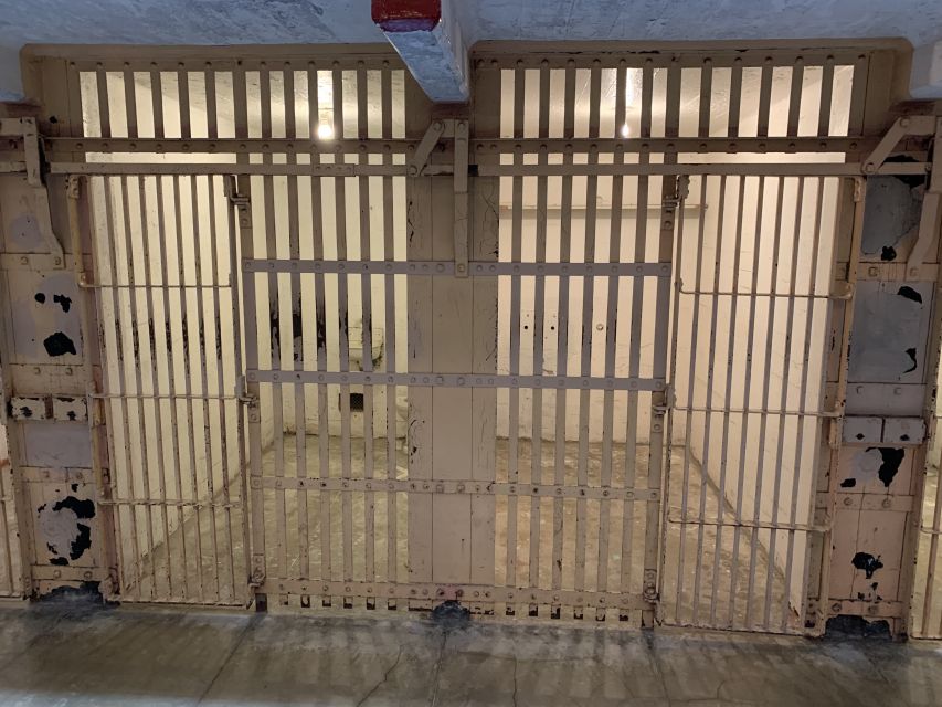 San Francisco: Alcatraz with San Francisco Bay Cruise - The cellhouse audio tour gives Alcatraz its voice