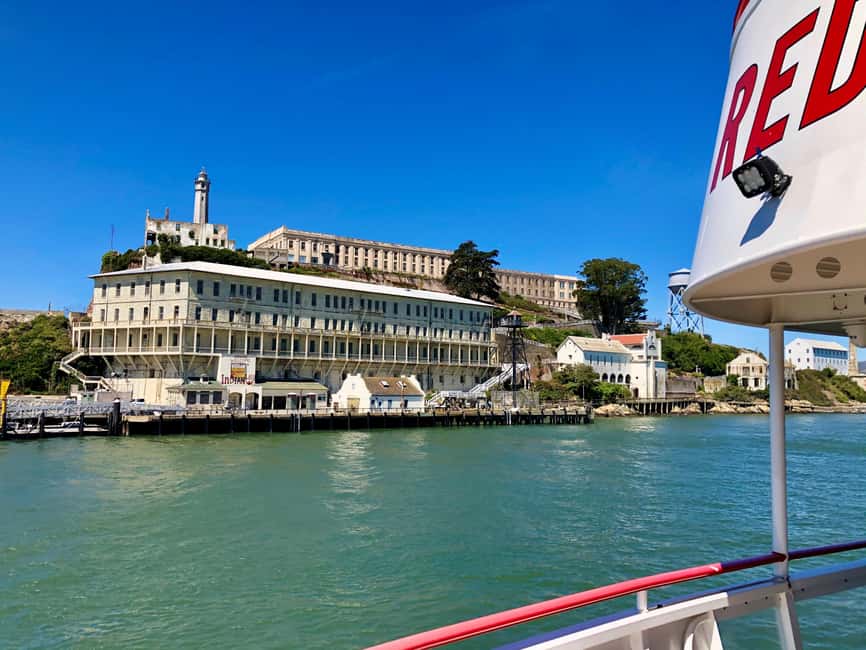 San Francisco: Golden Gate Bay Cruise - Passing under the Golden Gate Bridge