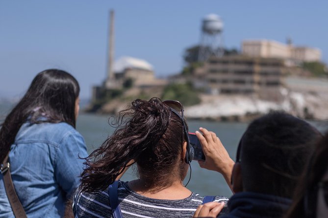 San Francisco: Golden Gate Bay Cruise (60 Minutes) - Angel Island, Alcatraz, and the city skyline