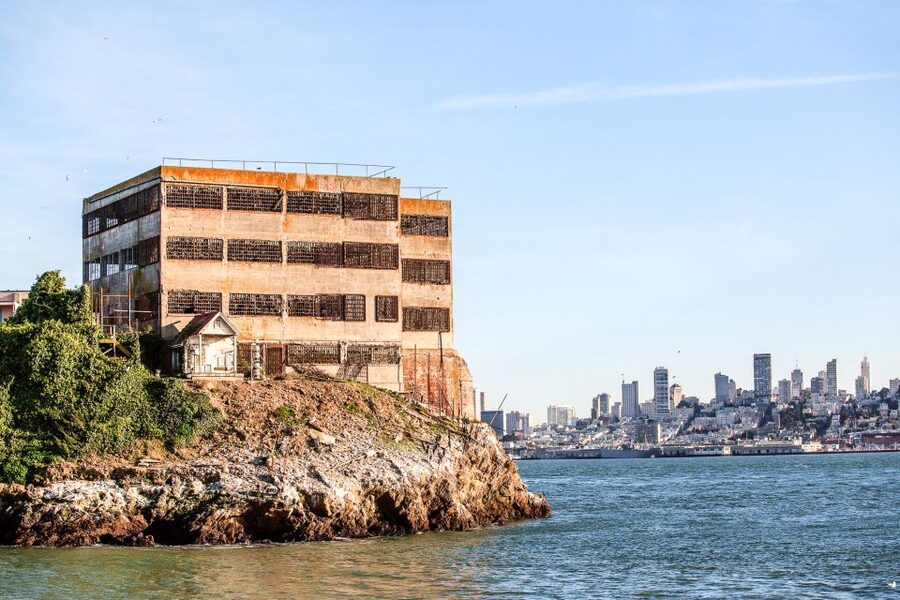 San Francisco: Golden Gate Bay Cruise - Cruising close to Alcatraz Island