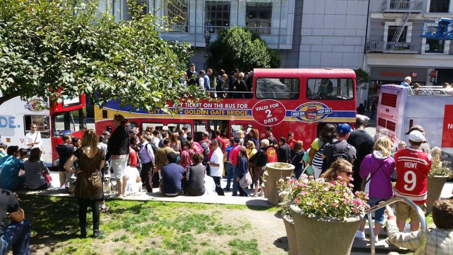 San Francisco: Hop-On Hop-Off Deluxe Bus Tour with 20 Stops - Pier 35, Fisherman’s Wharf, and Ghirardelli Square