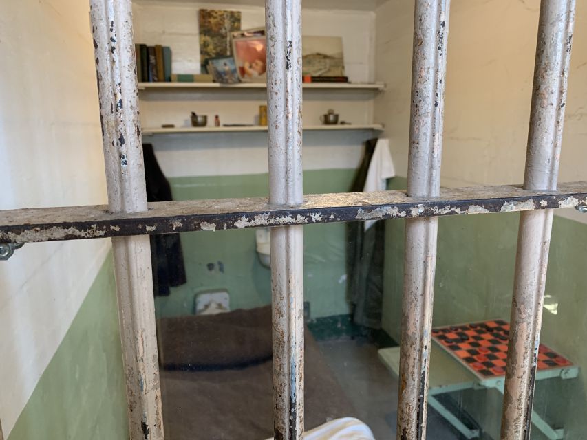 San Francisco: Inside Alcatraz Tour with Bay Cruise - Why the Alcatraz Cellhouse still feels so powerful