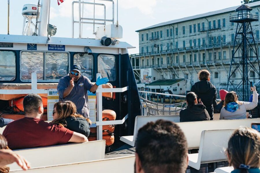 San Francisco: Skip-the-Line Escape from The Rock Bay Cruise - Audio commentary and onboard comfort