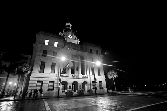 Savannah Haunted Pub Crawl Walking Tour - 17Hundred90 and the heartbroken spirit