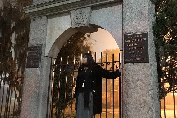 Savannah Haunted Pub Crawl Walking Tour - Finishing near McDonough’s