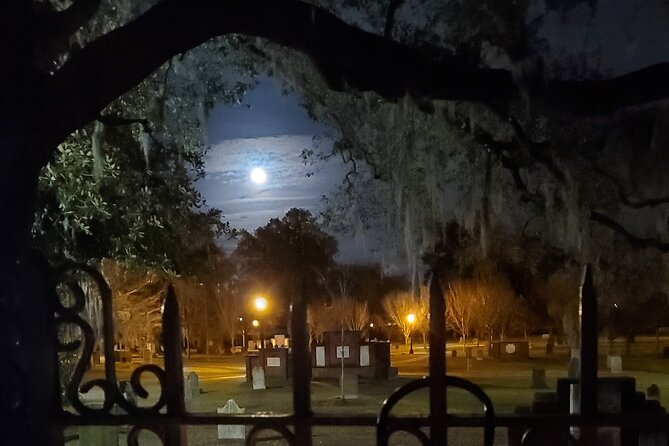 Savannah History and Haunts Candlelit Ghost Walking Tour - Finishing at Colonial Park Cemetery