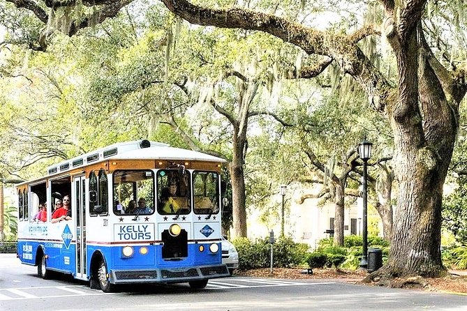 Savannah Land & Sea Combo: City Sightseeing Trolley Tour with Riverboat Cruise - Forsyth Park and Savannah’s famous squares