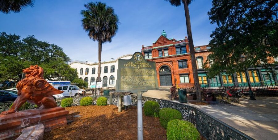 Savannah: Old Town Hop-On Hop-Off Trolley Tour - Stop 7: River Street and the Waving Girl