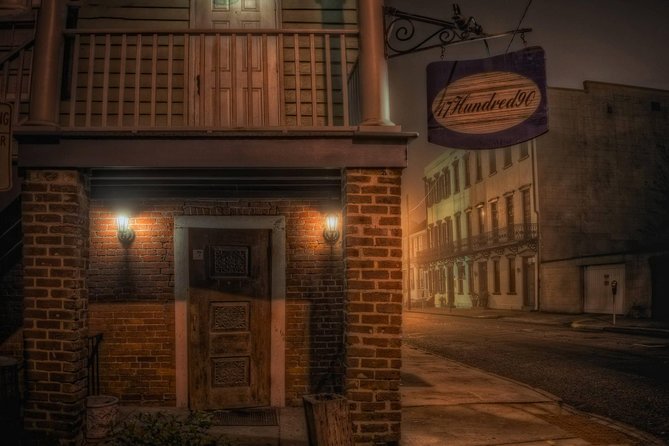 Savannah's Ghost City "Dead of Night" Walking Night Tour - What the guides add to the experience